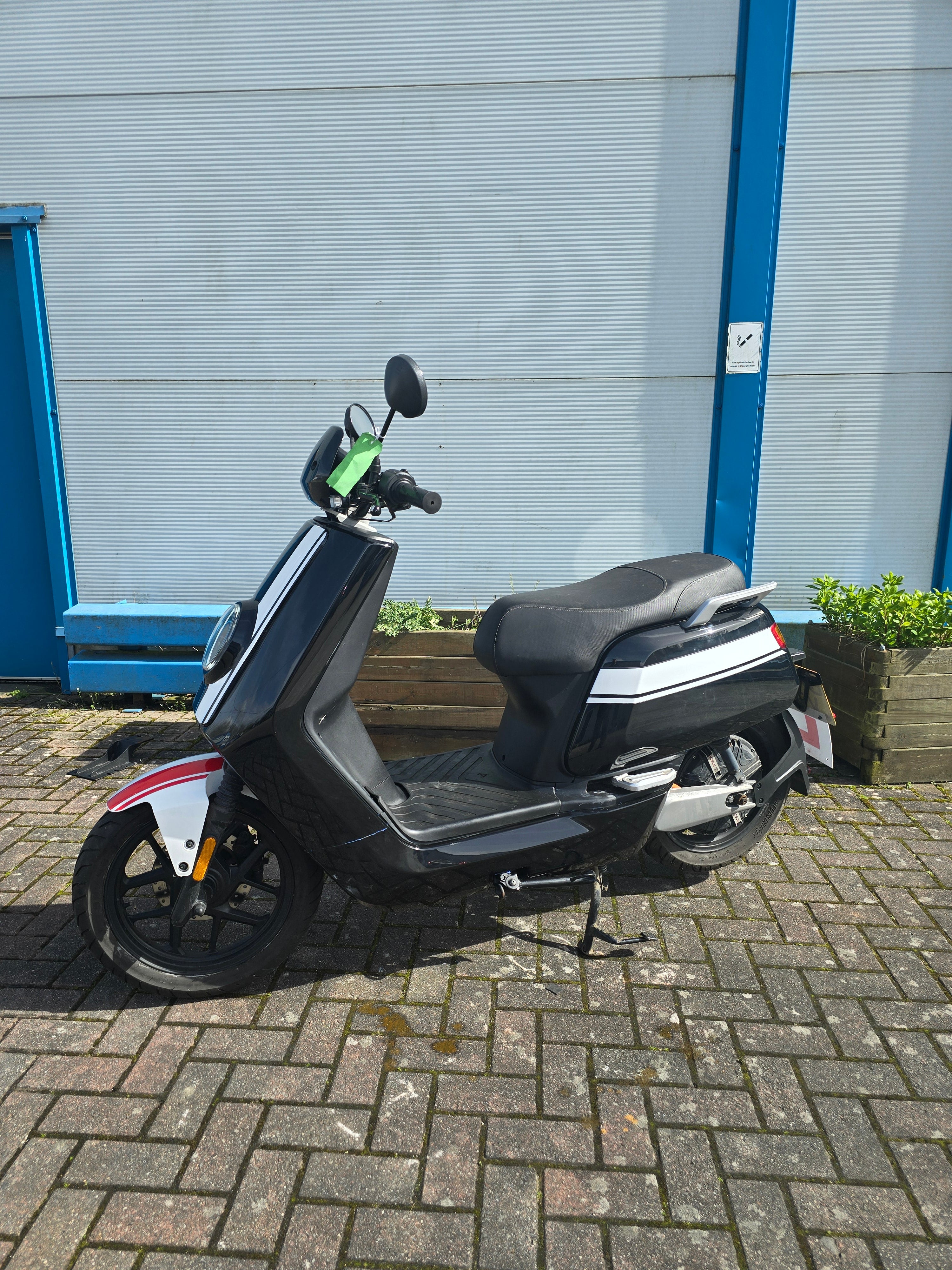 Niu NQI GTS Pro Electric Scooter - 5907 Miles GK70 VZX