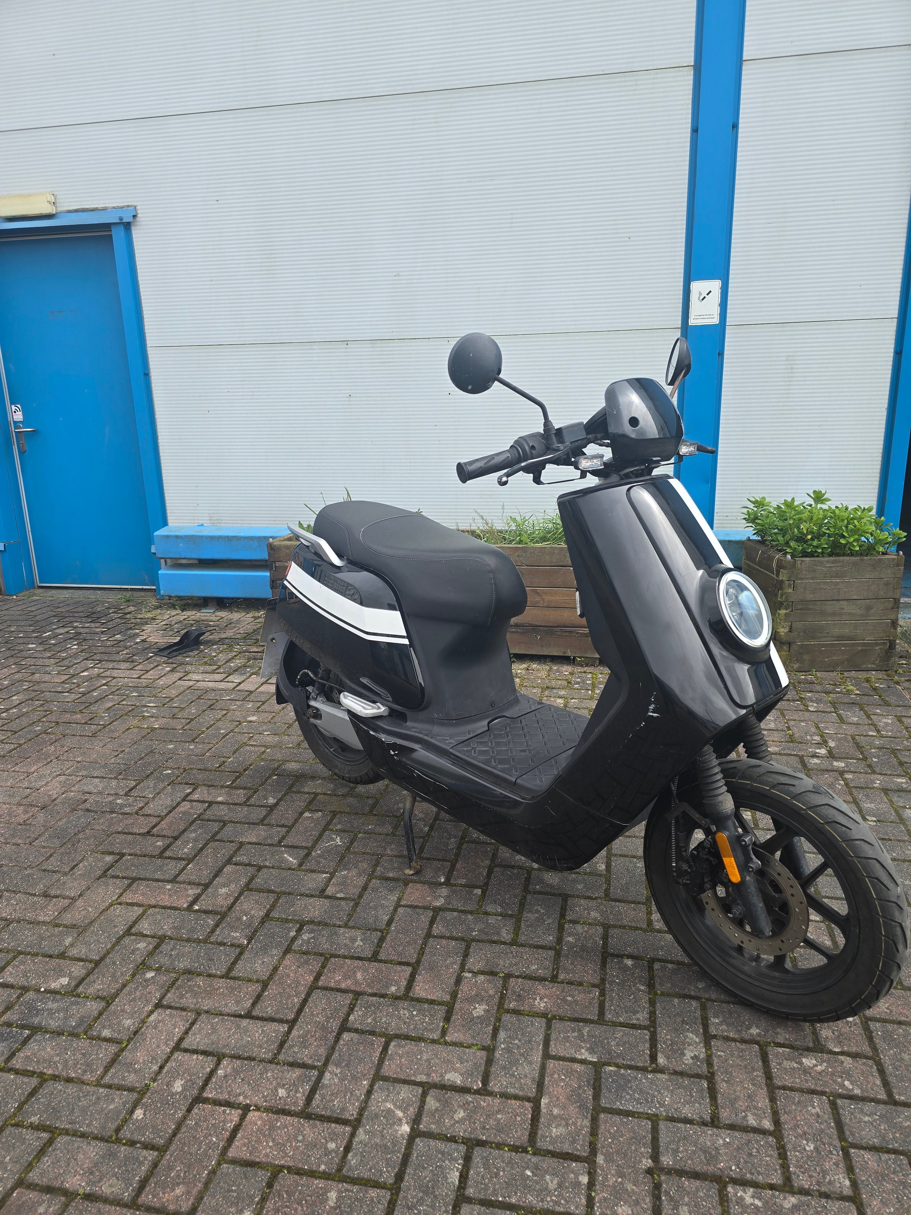 Niu NQI GTS Pro Electric Scooter - 8567 Miles GD20 EWZ